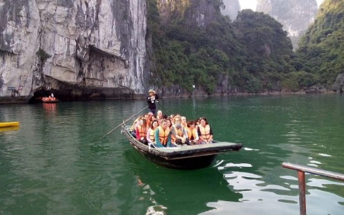 Halong Bay Full Day Tour - 5 Hours Cruising